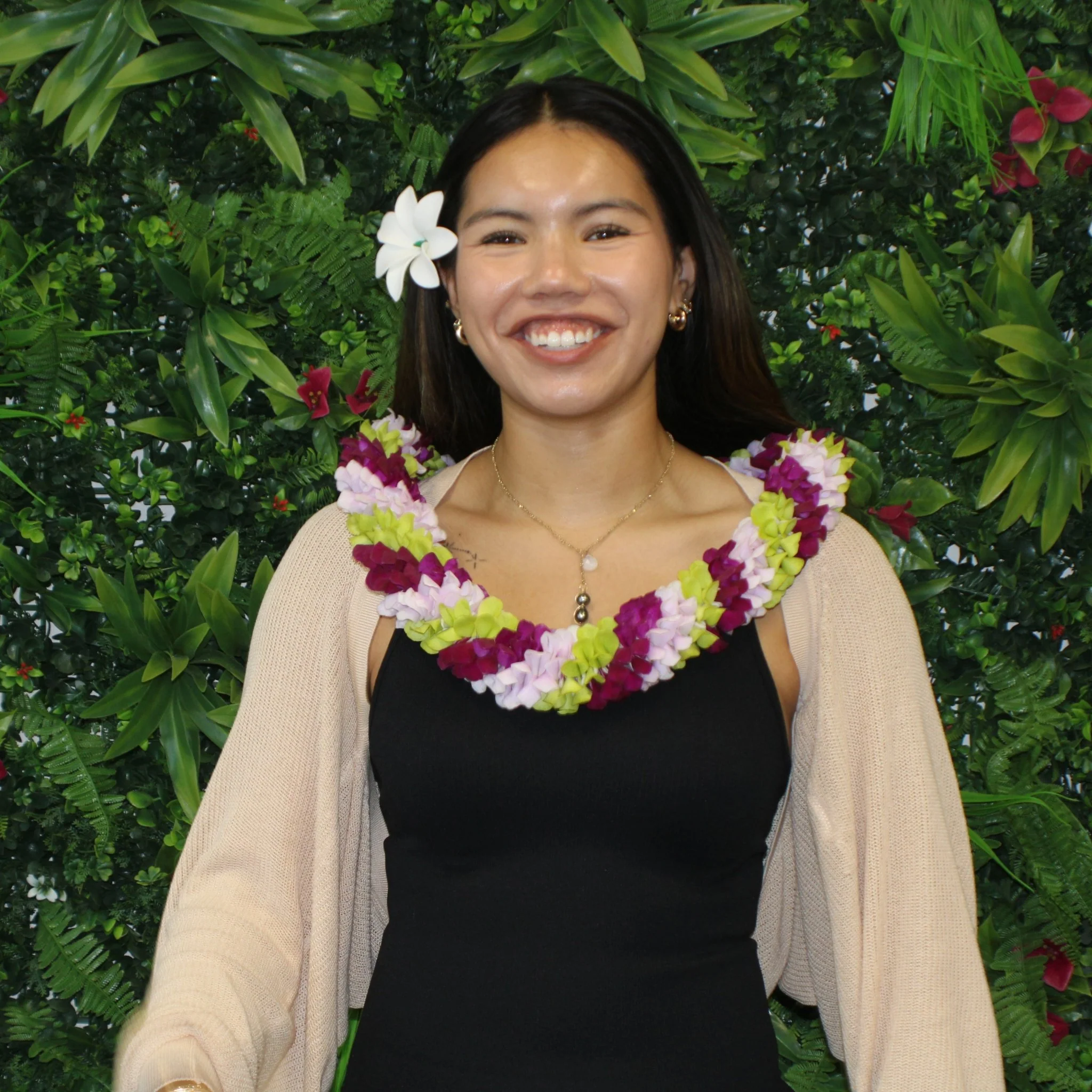 Dahlia Orchid Spiral Lei - Image 3