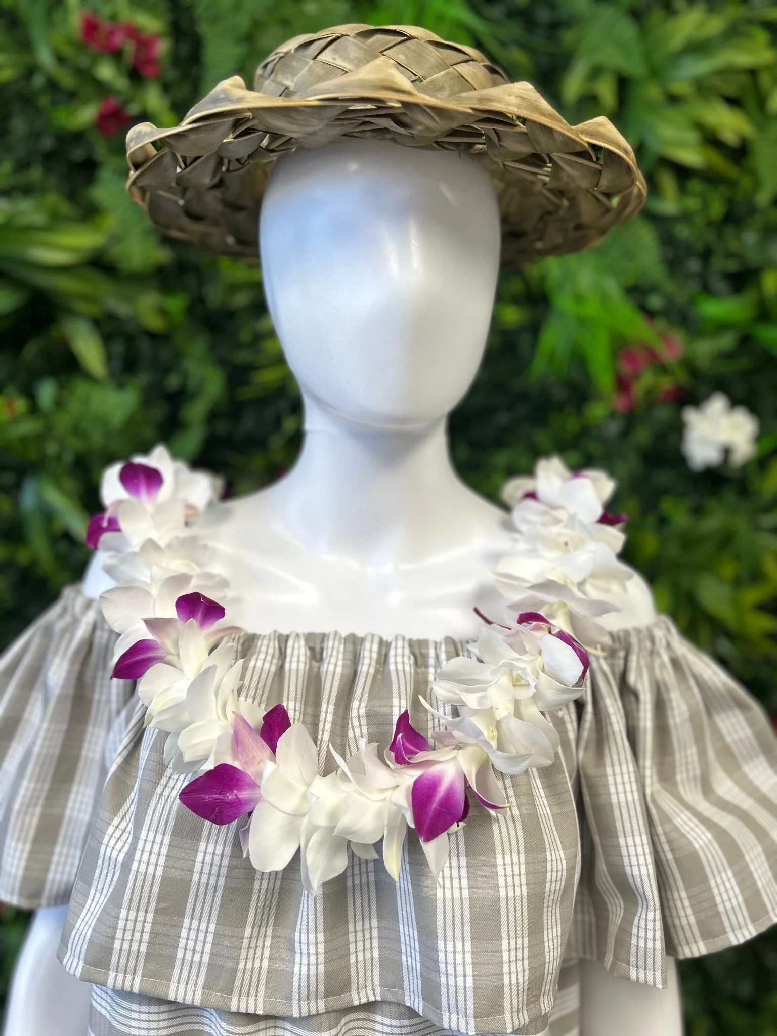 Single Orchid Trace Orchid Lei - Image 8